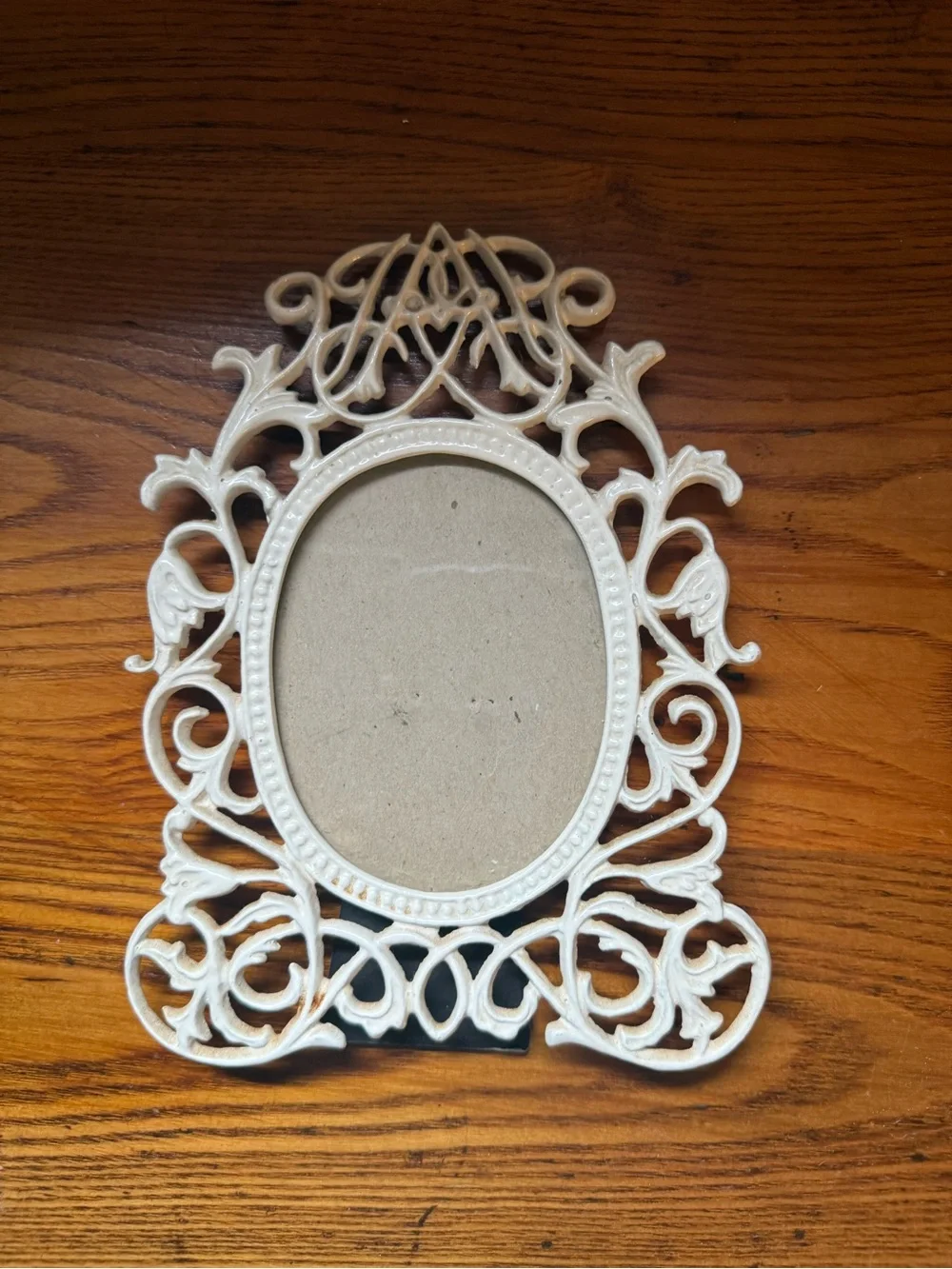Vintage Cream Ornate Iron Oval Decorative Photo Frame